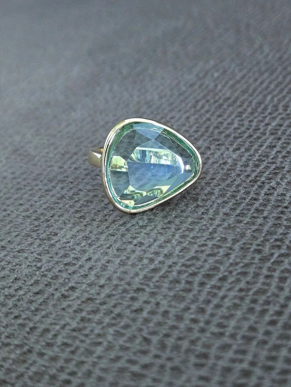 Atterri🛬 Translucent Green💚 Rounded Triangle Ring💍 - NWT - Picture 8 of 16